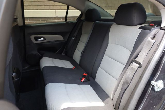 2016 Chevrolet Cruze Limited LS - 23059514 - 17