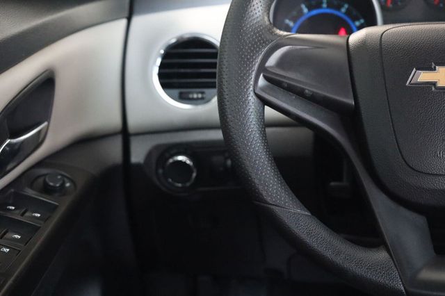 2016 Chevrolet Cruze Limited LS - 23059514 - 23