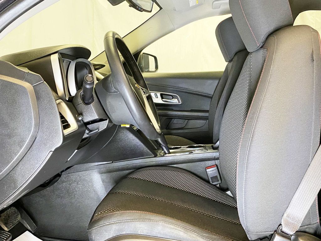 2016 Chevrolet Equinox LT photo 16