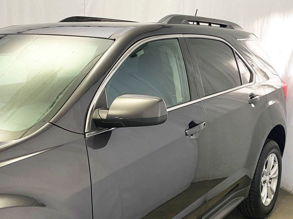 2016 Chevrolet Equinox LT photo 2