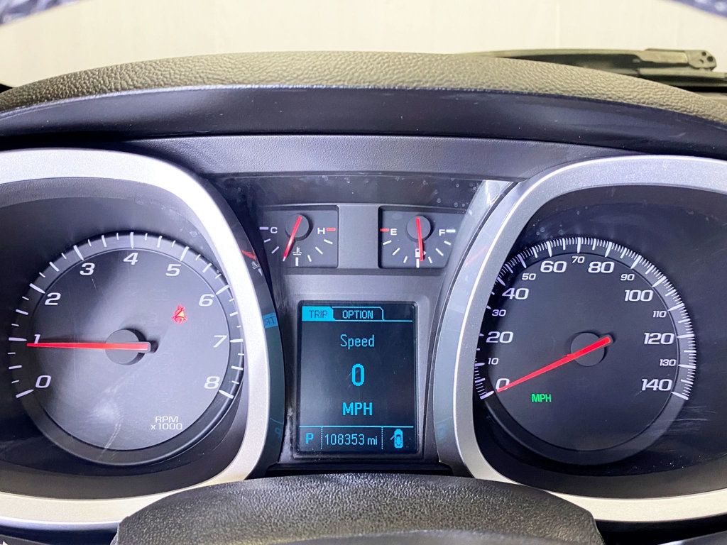 2016 Chevrolet Equinox LT photo 24