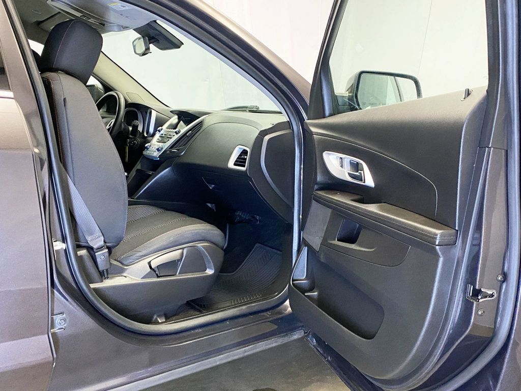 2016 Chevrolet Equinox LT photo 31