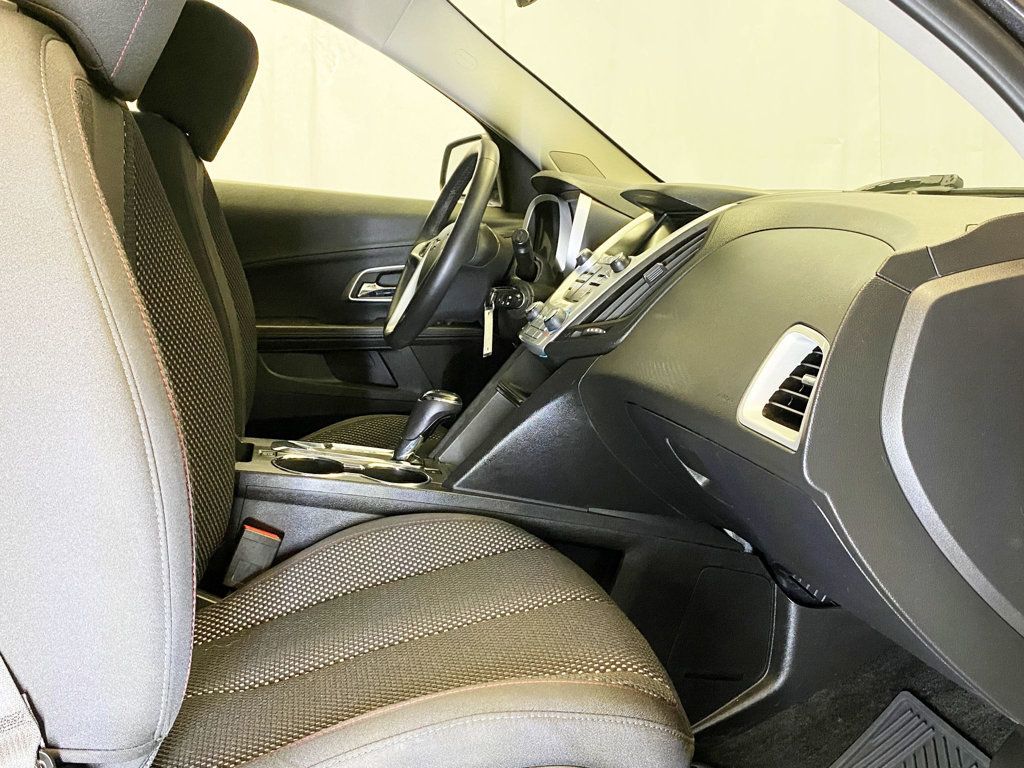 2016 Chevrolet Equinox LT photo 33
