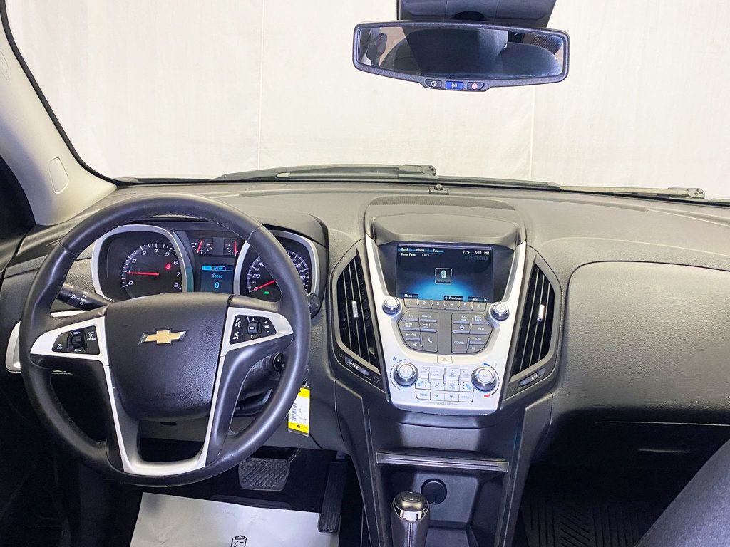 2016 Chevrolet Equinox LT photo 35