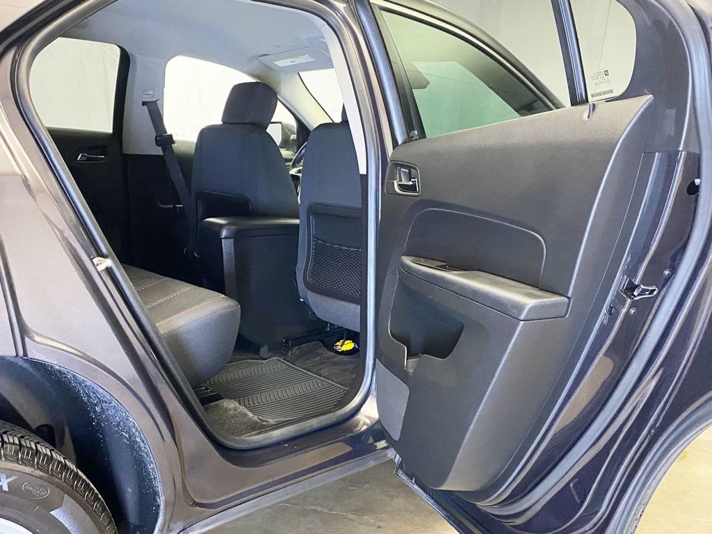 2016 Chevrolet Equinox LT photo 36