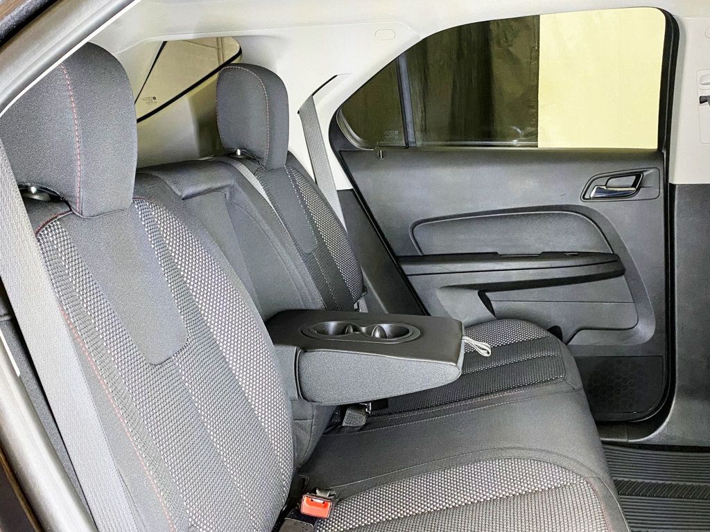 2016 Chevrolet Equinox LT photo 38