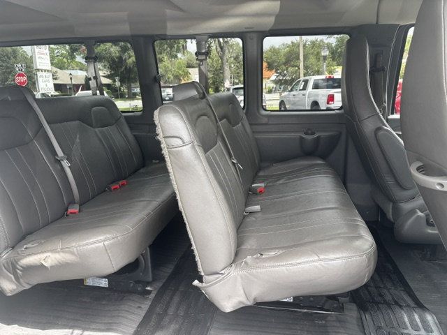 2016 Chevrolet EXPRESS 15 PASSENGER  - 23071872 - 3