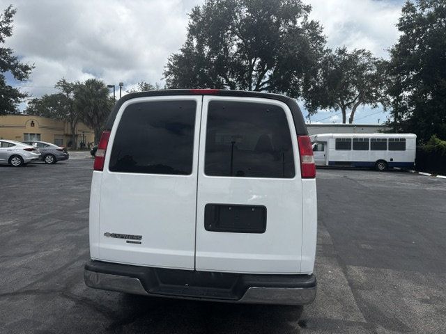 2016 Chevrolet EXPRESS 15 PASSENGER  - 23071872 - 4