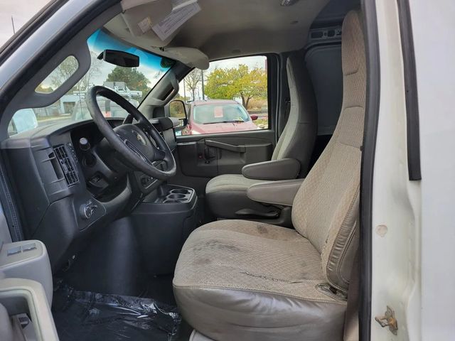 2016 Chevrolet Express 2500 Cargo Van 3D - 22940762 - 1