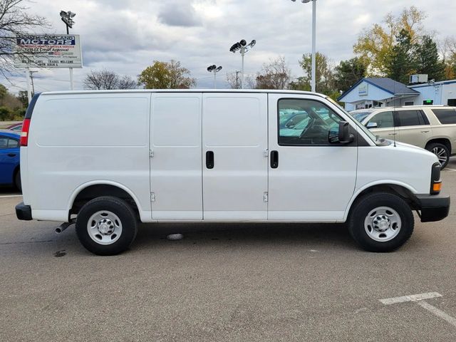 2016 Chevrolet Express 2500 Cargo Van 3D - 22940762 - 2