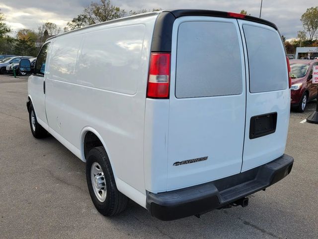 2016 Chevrolet Express 2500 Cargo Van 3D - 22940762 - 4