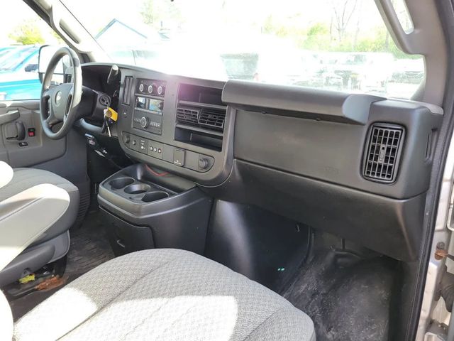 2016 Chevrolet Express 3500 Passenger LS Extended Van 3D - 23031807 - 9