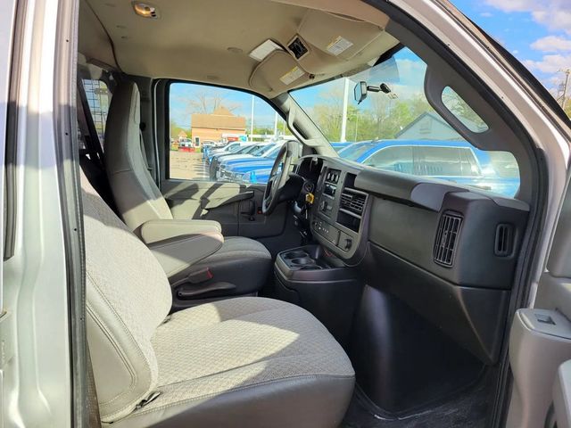2016 Chevrolet Express 3500 Passenger LS Extended Van 3D - 23031807 - 1