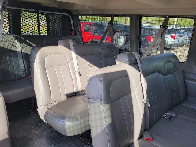 2016 Chevrolet Express 3500 Passenger LS Extended Van 3D - 23031807 - 5