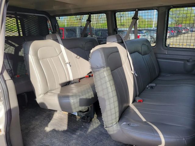 2016 Chevrolet Express 3500 Passenger LS Extended Van 3D - 23031807 - 8