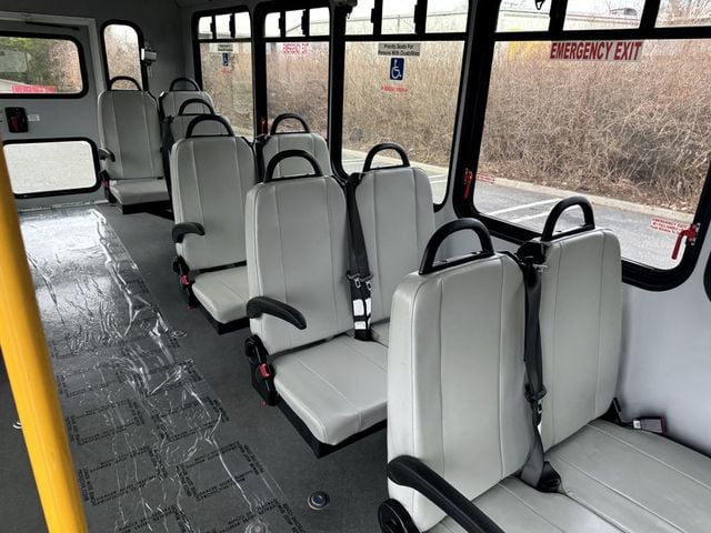 2016 Chevrolet Express 4500 Arboc Non-CDL Wheelchair Shuttle Bus For Adults Seniors Churches Handicapped Transport - 22648519 - 23