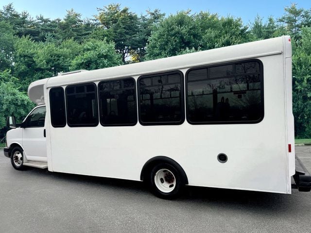 2016 Chevrolet Express 4500 Arboc Non-CDL Wheelchair Shuttle Bus For Adults Seniors Churches Handicapped Transport - 22648519 - 4