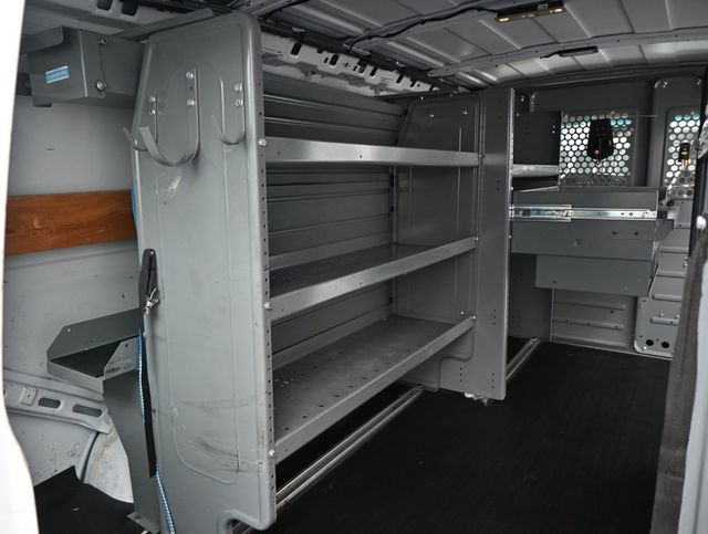2016 Chevrolet Express Cargo Van 2500 - 23082556 - 10