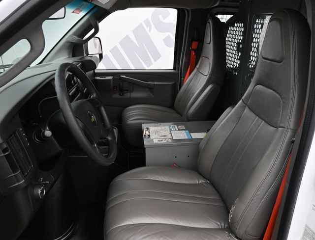 2016 Chevrolet Express Cargo Van 2500 - 23082556 - 7