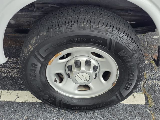 2016 Chevrolet Express Cargo Van RWD 2500 135" - 23041887 - 26