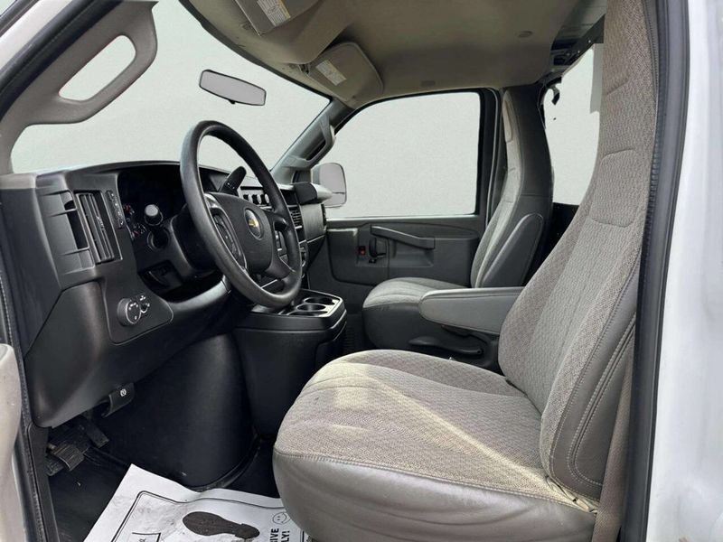 2016 Chevrolet Express Cargo Van RWD 2500 135" - 23001194 - 9