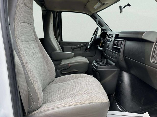 2016 Chevrolet Express Cargo Van RWD 2500 135" - 23001194 - 10