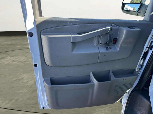 2016 Chevrolet Express Cargo Van RWD 2500 155" - 22989542 - 9