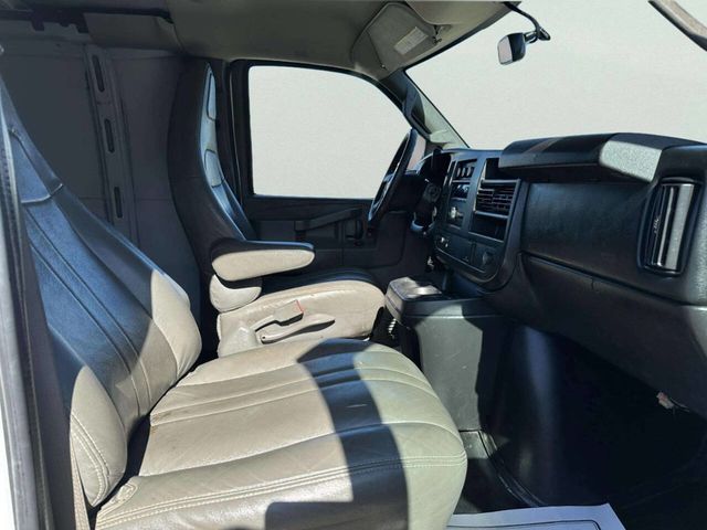 2016 Chevrolet Express Cargo Van RWD 2500 155" - 22989542 - 24