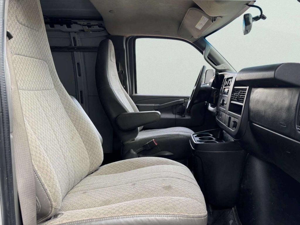 2016 Chevrolet Express Cargo Van RWD 3500 155" - 23005512 - 17