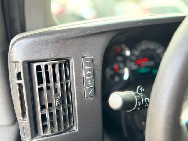 2016 Chevrolet Express Cargo Van RWD 3500 155" - 23005512 - 22