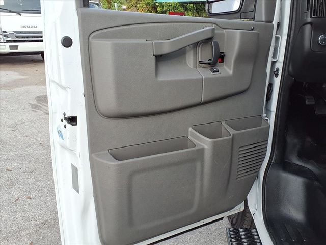 2016 Chevrolet Express Commercial Cutaway 3500 Van 139" - 22950730 - 14