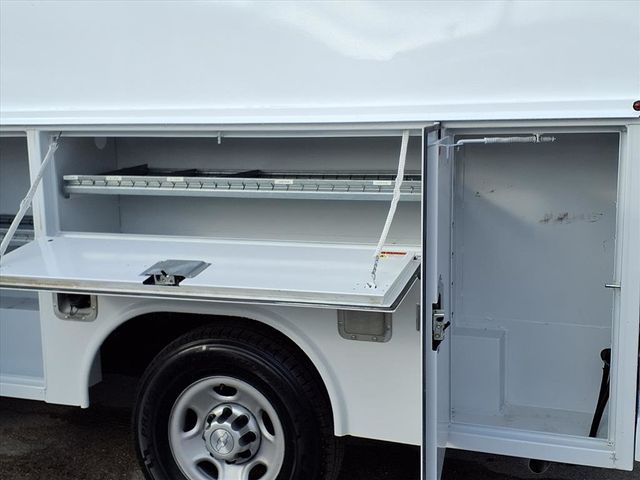 2016 Chevrolet Express Commercial Cutaway 3500 Van 139" - 22950730 - 17