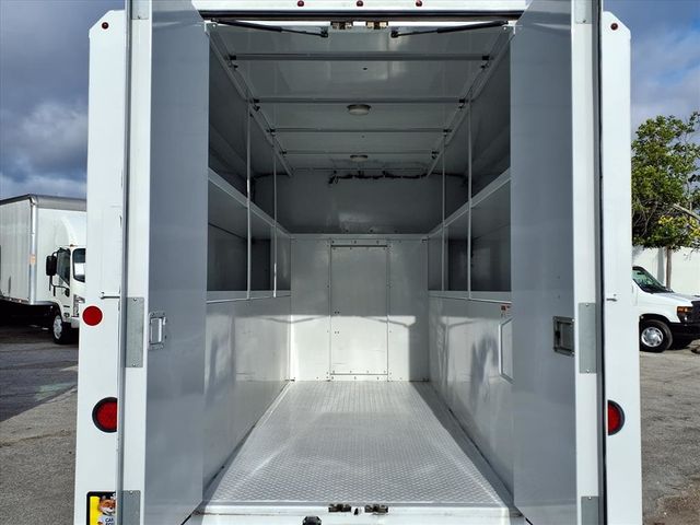 2016 Chevrolet Express Commercial Cutaway 3500 Van 139" - 22950730 - 18