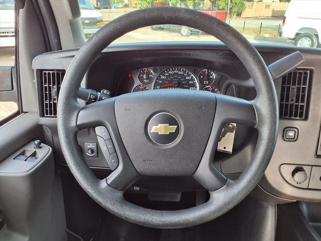 2016 Chevrolet Express Commercial Cutaway 3500 Van 139" - 22950730 - 29