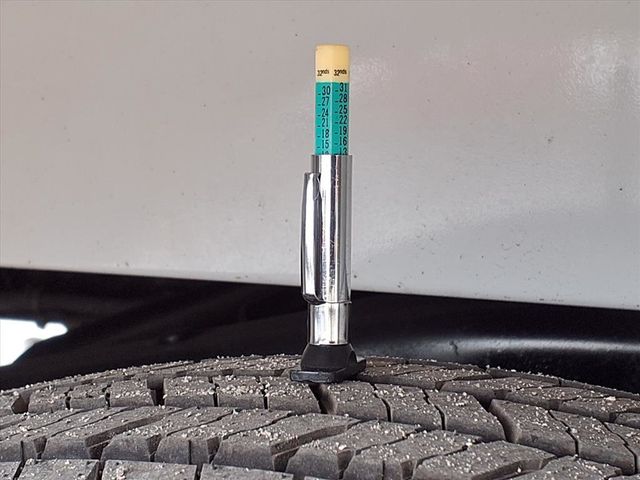 2016 Chevrolet Express Commercial Cutaway 3500 Van 139" - 22950730 - 36