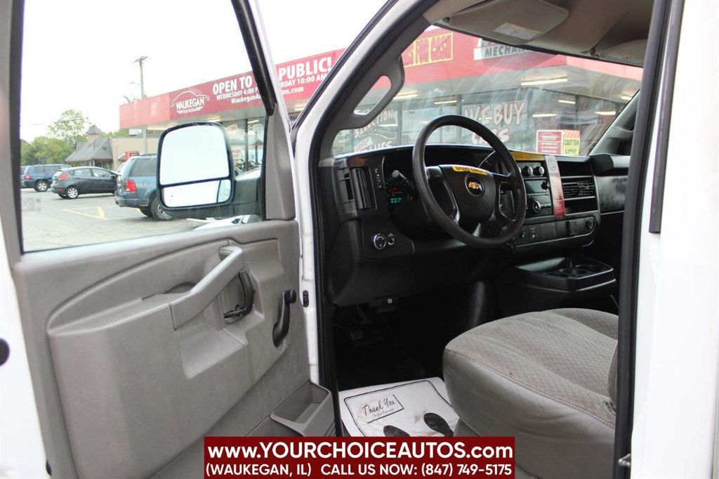2016 Chevrolet Express Commercial Cutaway 3500 Van 139" - 22986763 - 23