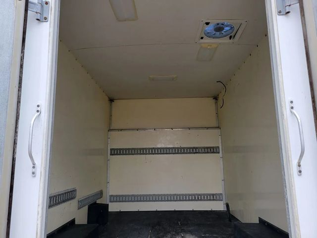2016 Chevrolet Express Commercial Cutaway Cutaway Van 2D - 23028671 - 11