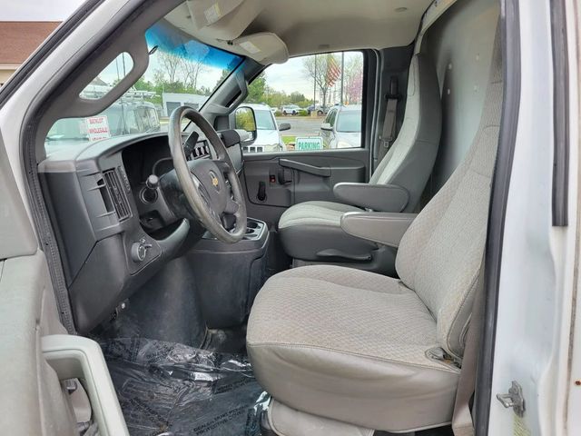 2016 Chevrolet Express Commercial Cutaway Cutaway Van 2D - 23028671 - 1