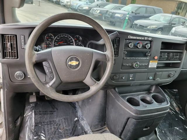 2016 Chevrolet Express Commercial Cutaway Cutaway Van 2D - 23028671 - 3