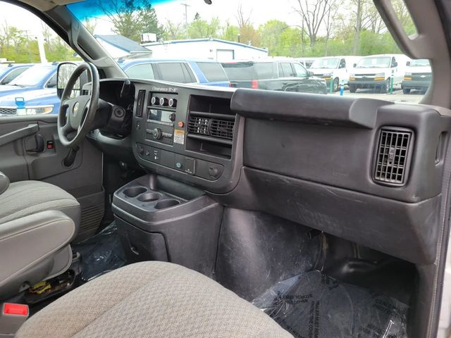 2016 Chevrolet Express Commercial Cutaway Cutaway Van 2D - 23028671 - 7