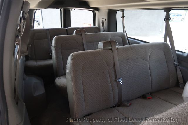 2016 Chevrolet Express Passenger Express 3500 15 Passnger Van LT - 23083001 - 17