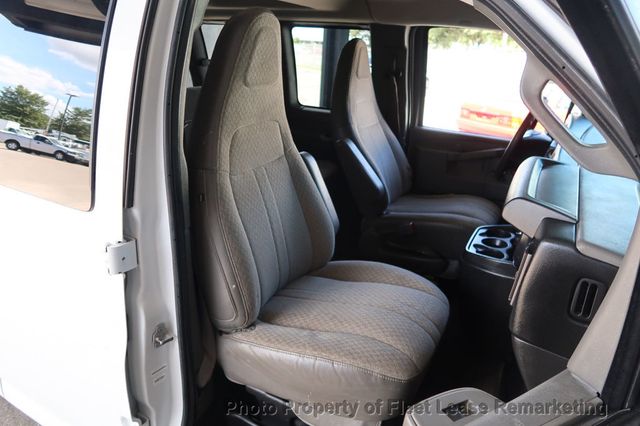 2016 Chevrolet Express Passenger Express 3500 15 Passnger Van LT - 23083001 - 22