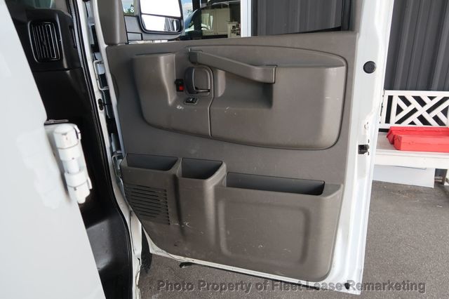 2016 Chevrolet Express Passenger Express 3500 15 Passnger Van LT - 23083001 - 24