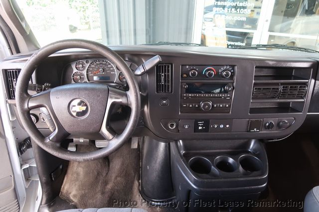 2016 Chevrolet Express Passenger Express 3500 15 Passnger Van LT - 23083001 - 25