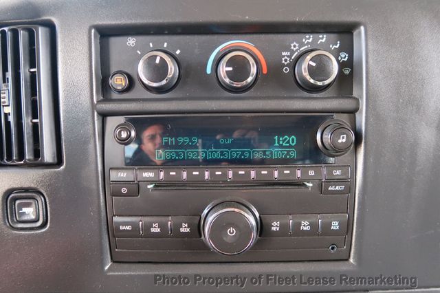 2016 Chevrolet Express Passenger Express 3500 15 Passnger Van LT - 23083001 - 27