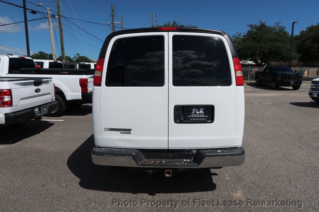 2016 Chevrolet Express Passenger Express 3500 15 Passnger Van LT - 23083001 - 3