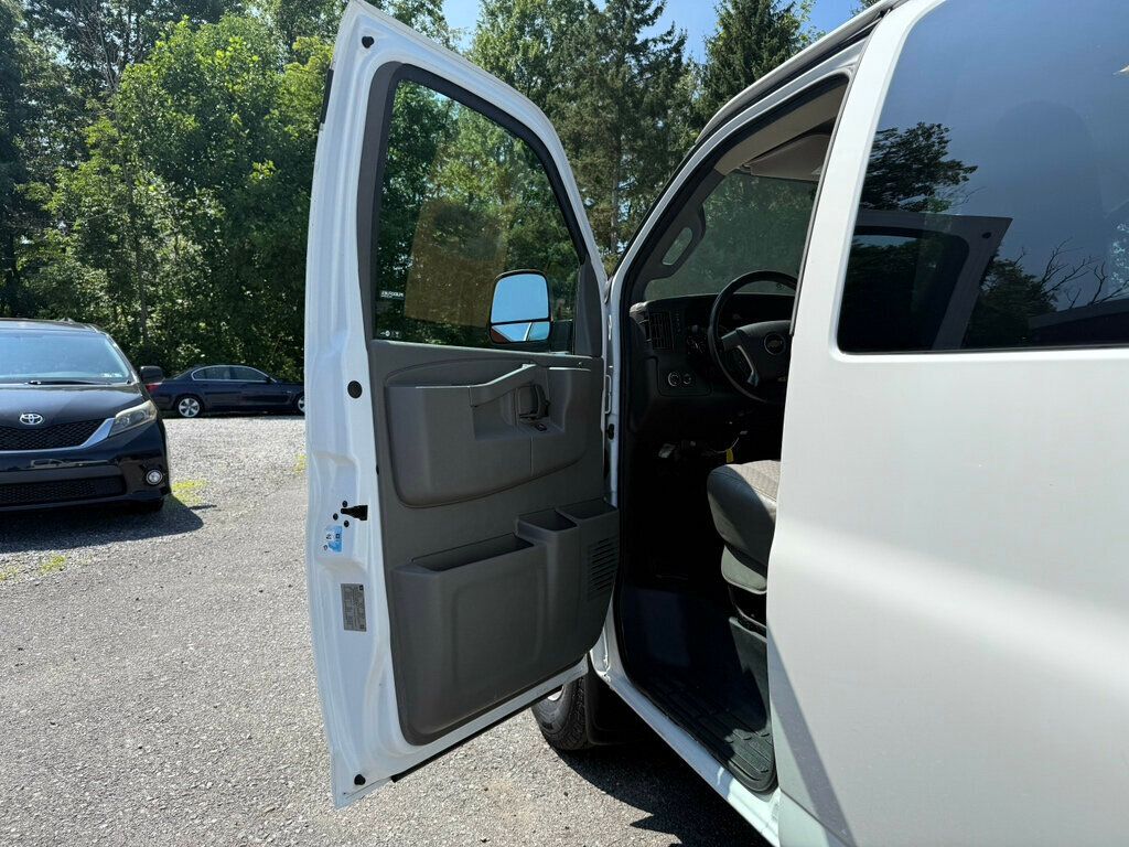2016 Chevrolet Express Passenger ONE OWNER - 15 PASSENGER - 23051033 - 14