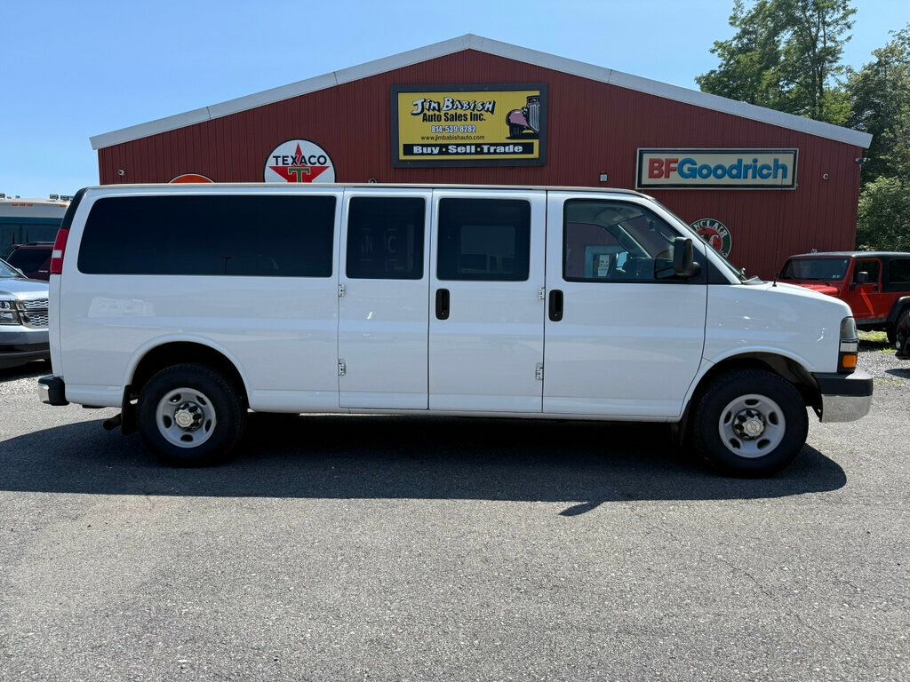 2016 Chevrolet Express Passenger ONE OWNER - 15 PASSENGER - 23051033 - 1