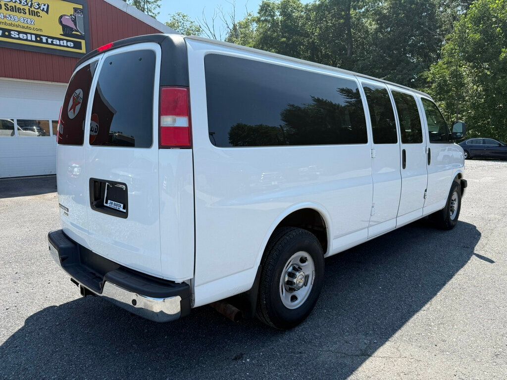 2016 Chevrolet Express Passenger ONE OWNER - 15 PASSENGER - 23051033 - 2