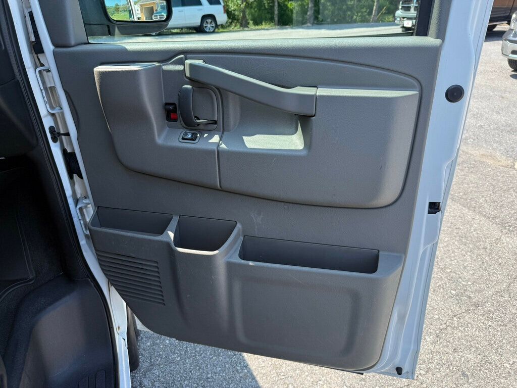 2016 Chevrolet Express Passenger ONE OWNER - 15 PASSENGER - 23051033 - 29